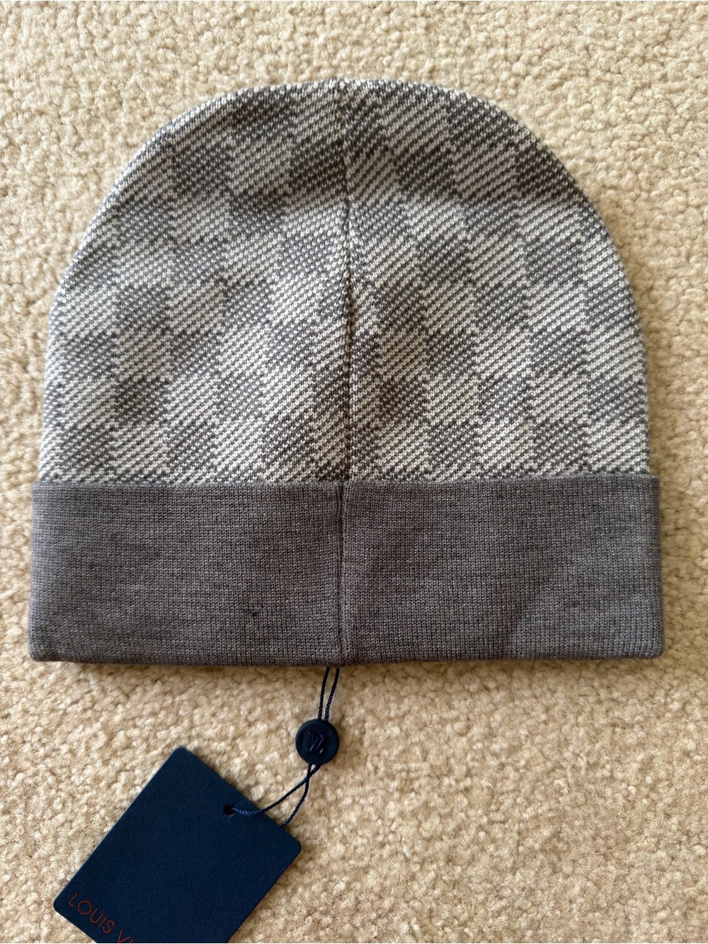 New Louis Vuitton Grey and White Checkered Pattern Beanie - Picture 2 of 3